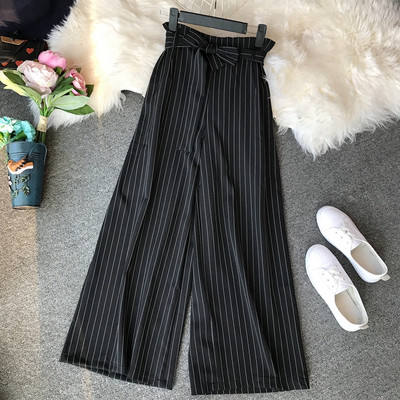 Modern női csíkos nadrág és szalag elem