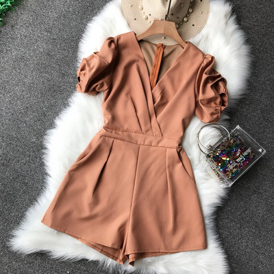 Stílusos női overall 3/4-es ujjal és V-nyakkal