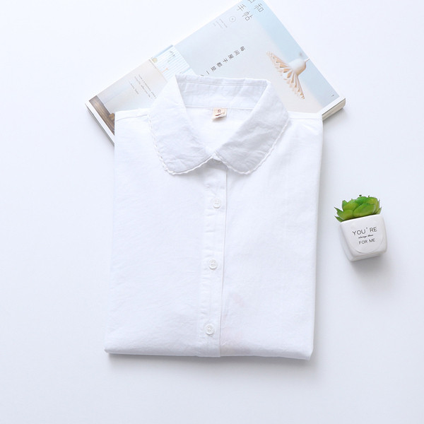 Modern női ing fehér színben, rátéttel