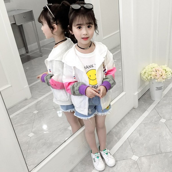 Παιδικό μπουφάν για τα κορίτσια σε δύο χρώματα με εφαρμογές