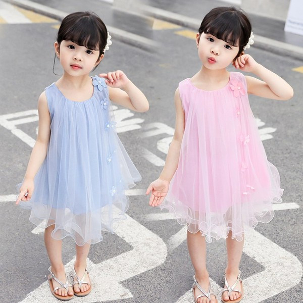 Jelenlegi gyerekruha kék és rózsaszín színben