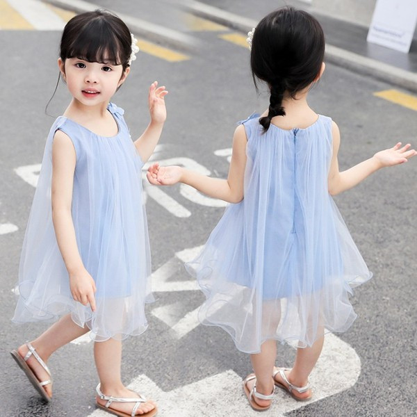 Jelenlegi gyerekruha kék és rózsaszín színben