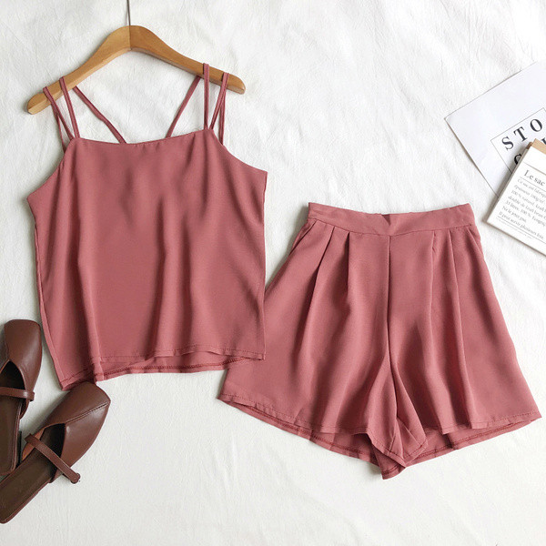 Modern női felső és rövidnadrág szett