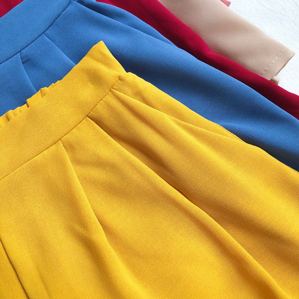 Modern női felső és rövidnadrág szett