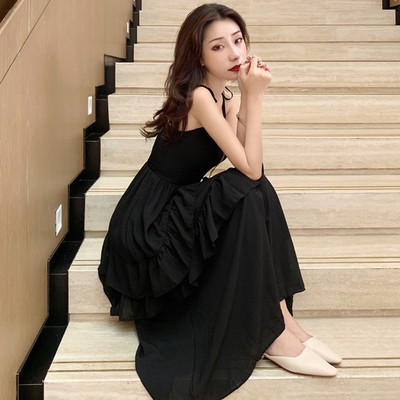 Hosszú női ruha vékony pántokkal fekete, piros és sárga színben