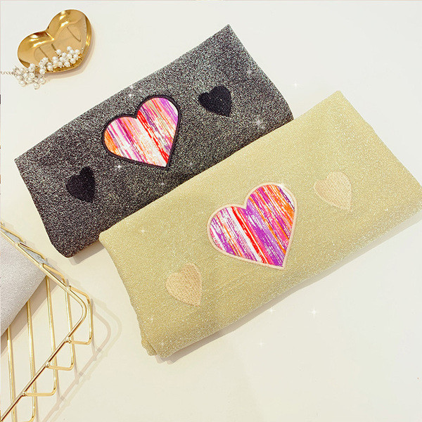 Stílusos női póló rátéttel, négy színben