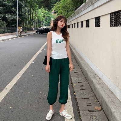 Modern női kétrészes szett zöld felirattal