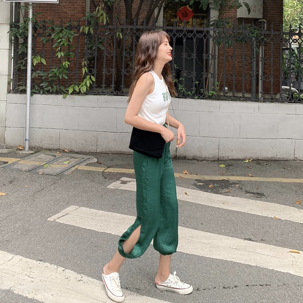 Modern női kétrészes szett zöld felirattal