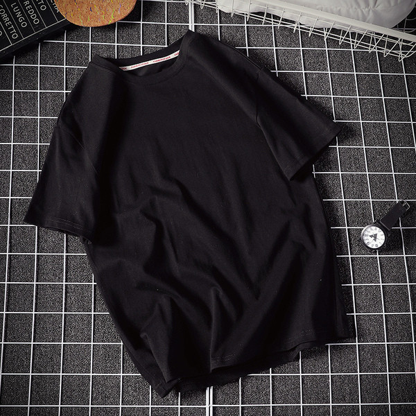 Férfi modern póló két színben rátéttel és O-nyakkal