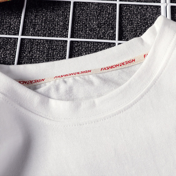 Férfi modern póló két színben rátéttel és O-nyakkal