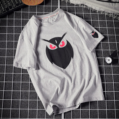 Férfi póló négy színben, rövid ujjal és rátéttel