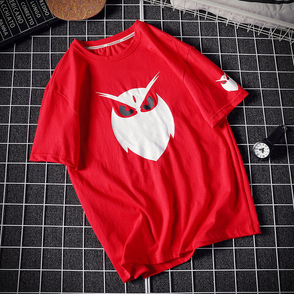 Férfi póló négy színben, rövid ujjal és rátéttel