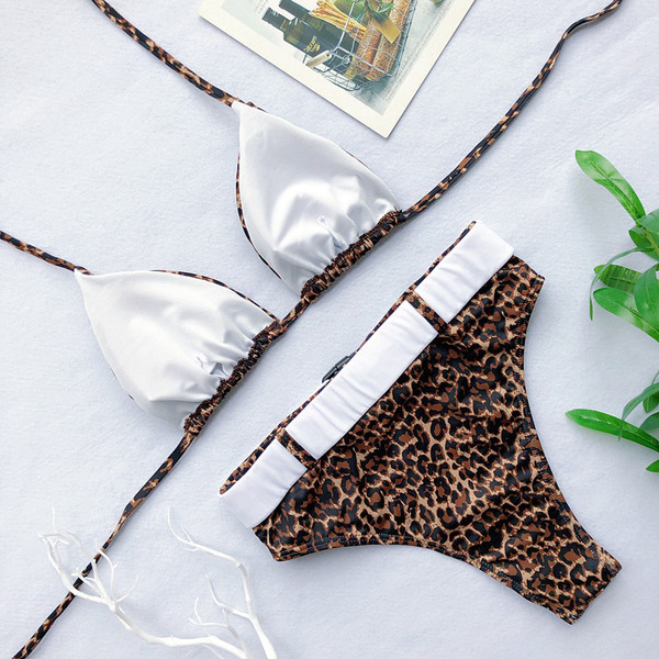 Aktuális fürdőruha háromszög felsővel, magas derékkal több színben