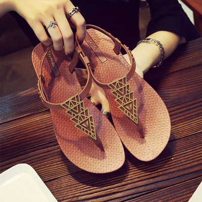 Alkalmi női szandál fém elemmel, két színben