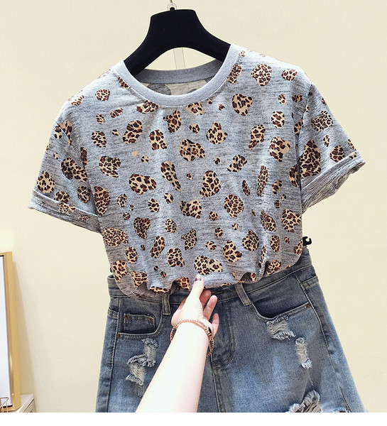 Tricou casual dama cu model leopard si decolteu O