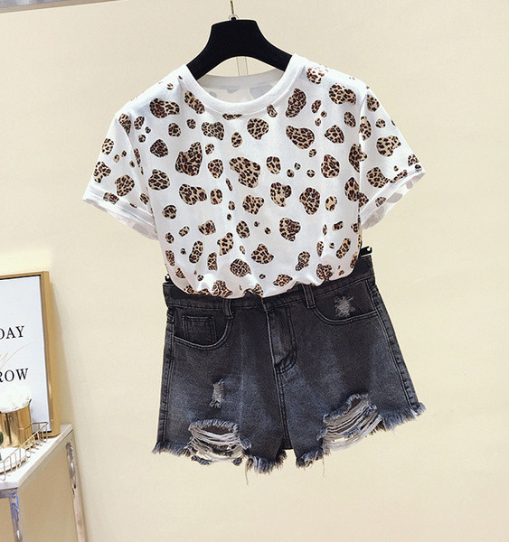 Tricou casual dama cu model leopard si decolteu O