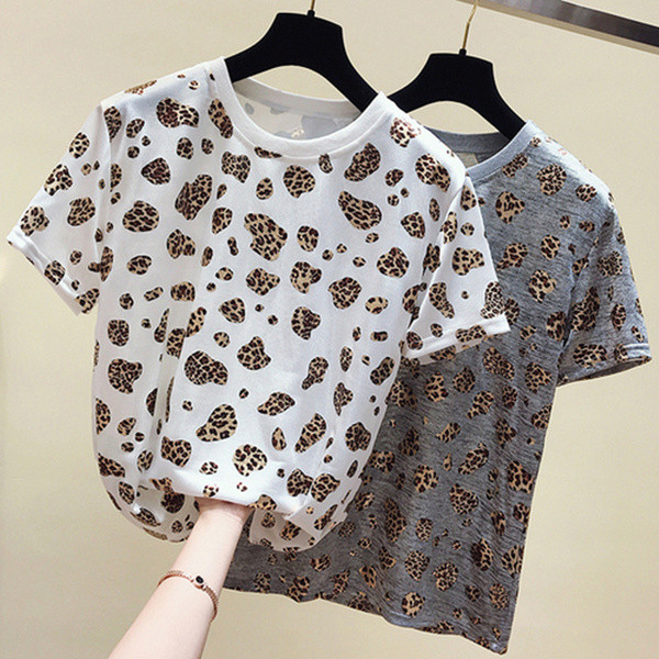 Tricou casual dama cu model leopard si decolteu O