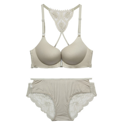 Lenjerie intimă în două părți în trei culori