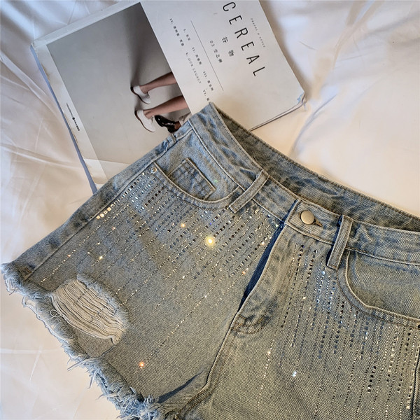 Модерни дамски дънки с висока талия с камъчета в светло син цвят