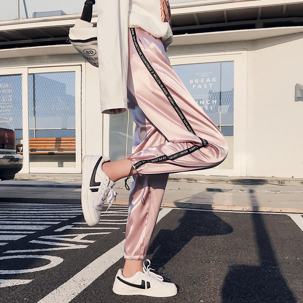 Női sportnadrág szegéllyel öt színben