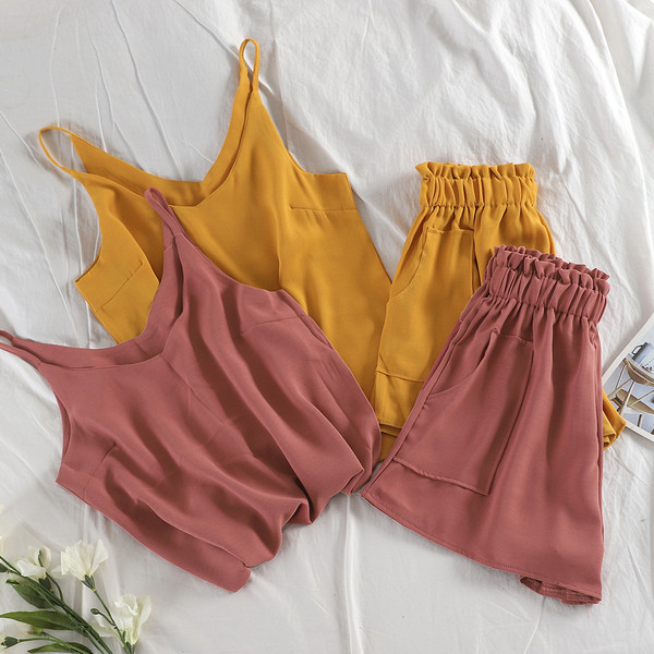 Set de femei de zi cu zi din două părți - maiou și pantaloni scurți în mai multe culori