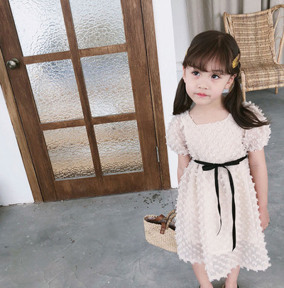 Kivágott gyerekruha két modell lányoknak