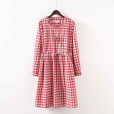 Női kockás ruha szabású modell két színben