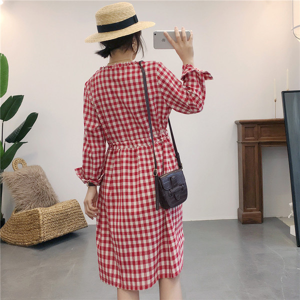 Női kockás ruha szabású modell két színben