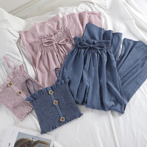 Σύγχρονο γυναικείο σετ -αμάνικο και φαρδιά παντελόνια σε διάφορα χρώματα