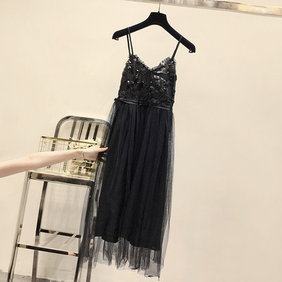 Modern női ruha flitterekkel és tüll vékony pántokkal, két színben