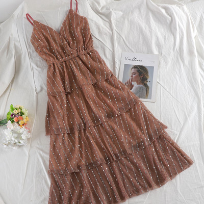 Elegáns női hosszú ruha vékony pántokkal, fényes hatással több színben