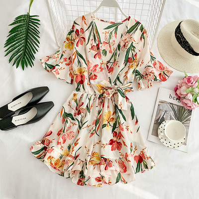 Salopetă de damă elegantă cu decolteu în V cu model floral