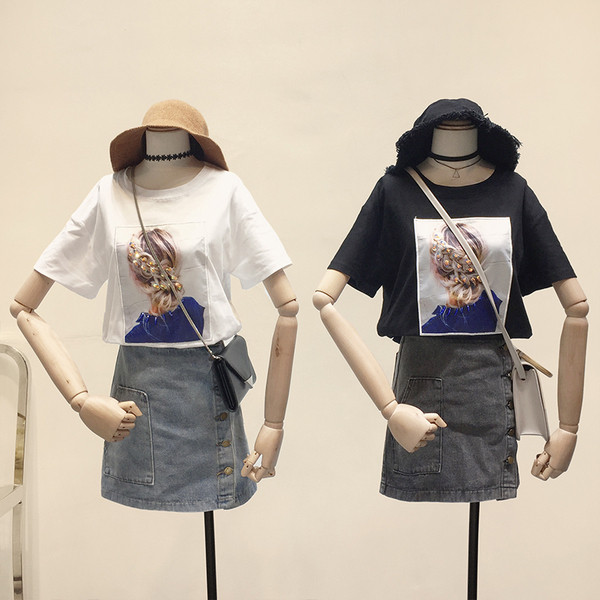 Tricou elegant de damă cu aplicație în alb și negru