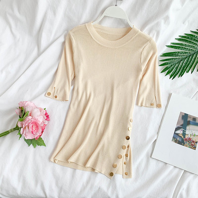 Stílusos női póló gombokkal több színben