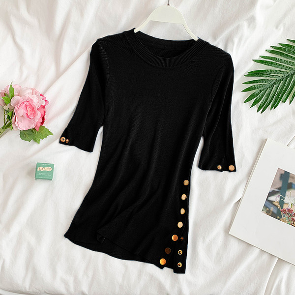 Stílusos női póló gombokkal több színben