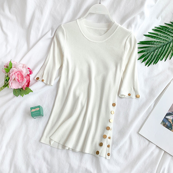 Stílusos női póló gombokkal több színben