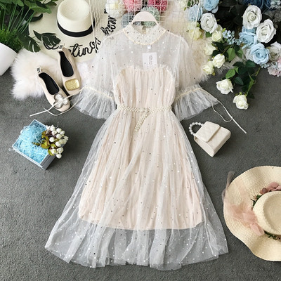 Modern női ruha övvel és tüllel több színben