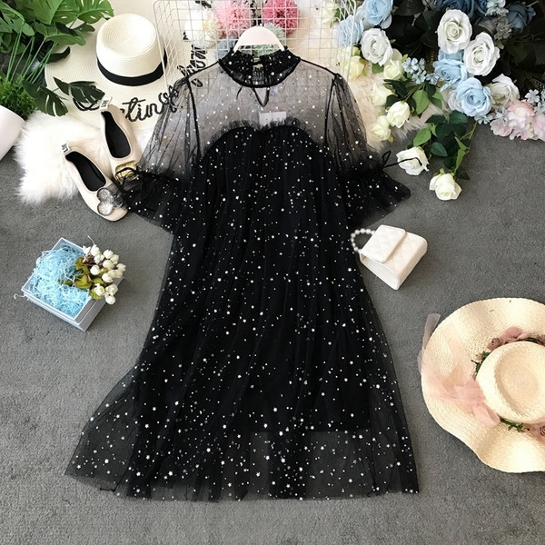 Modern női ruha övvel és tüllel több színben