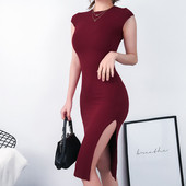 Alkalmi női ruha Karcsú modell fekete és piros színben