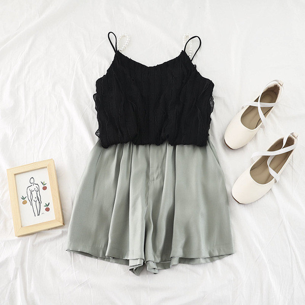 Stílusos női felső gyöngy díszítéssel, fehér és fekete színben