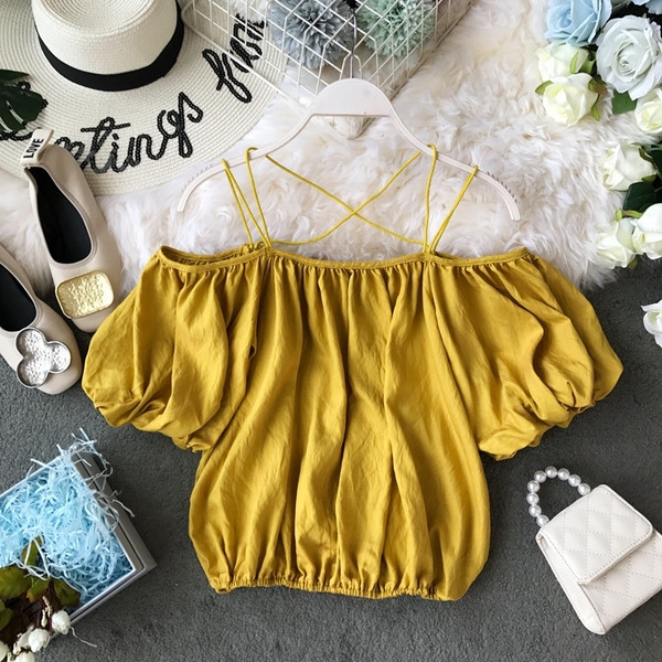 Stílusos női pofa vékony pántokkal, három színben