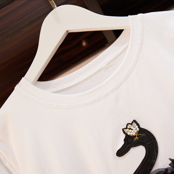 Stílusos női szett két részből álló szoknya + 3D elemes póló