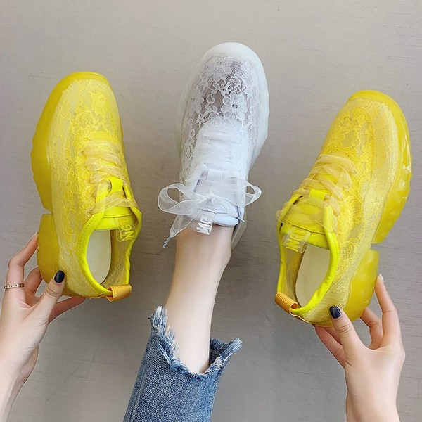Női alkalmi cipő új modellje fehér és sárga színben