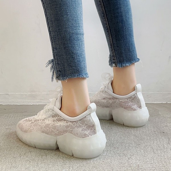 Női alkalmi cipő új modellje fehér és sárga színben