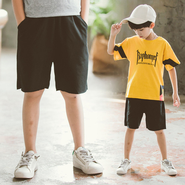 Gyermek rövidnadrág fiúknak négy színben zsebbel