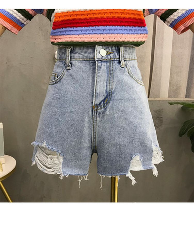 Модерни дамски дънки с надпис и висока талия