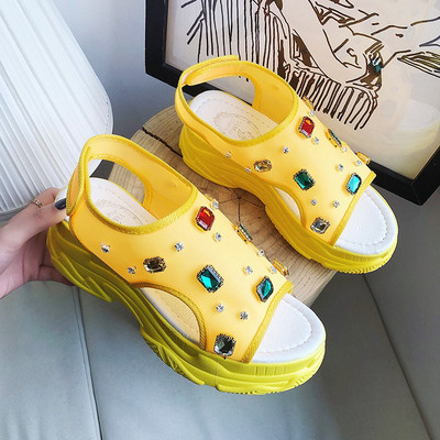 Modern női szandál kövekkel, három színben