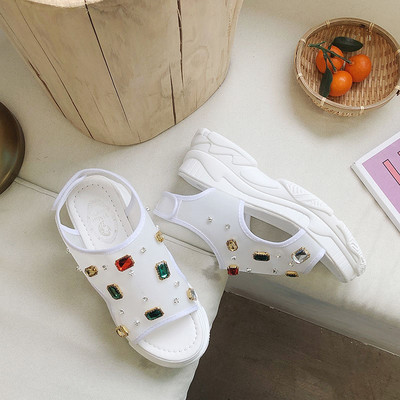 Modern női szandál kövekkel, három színben