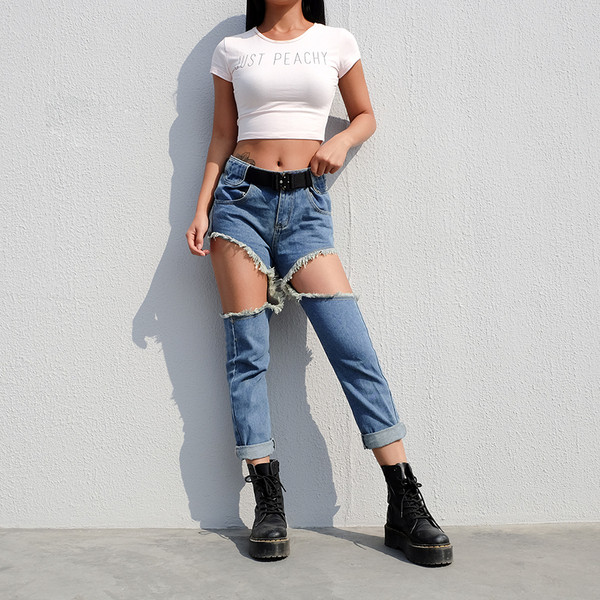 Aktuális női farmer kék színben, magas derékkal