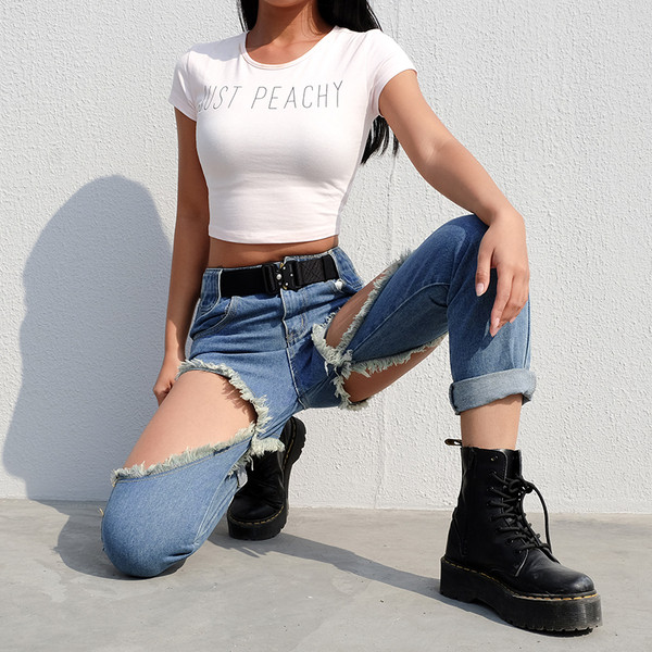 Aktuális női farmer kék színben, magas derékkal